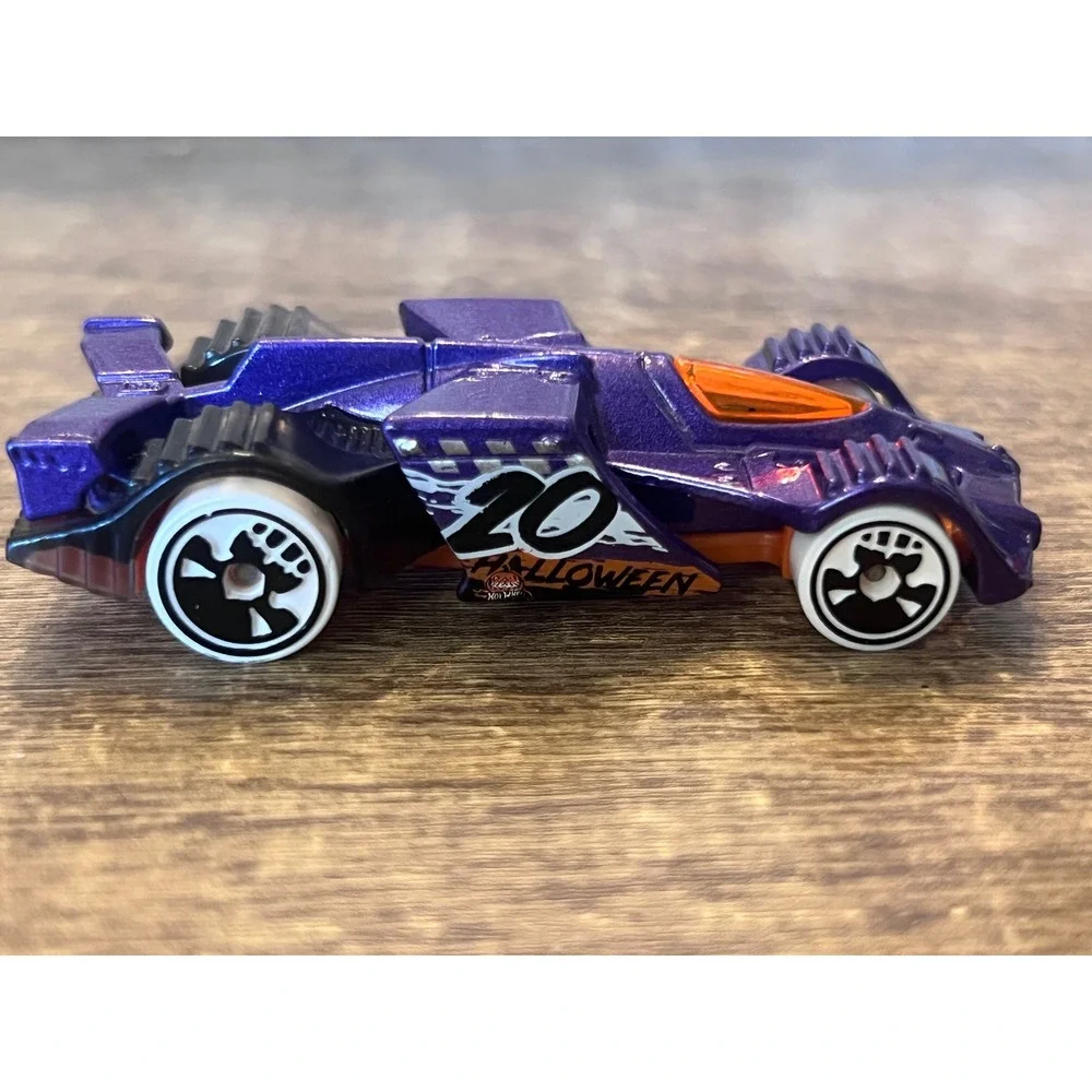 2020 Hot Wheels Happy Halloween! Epic Fast Purple‎ Racer Loose Die Cast EUC